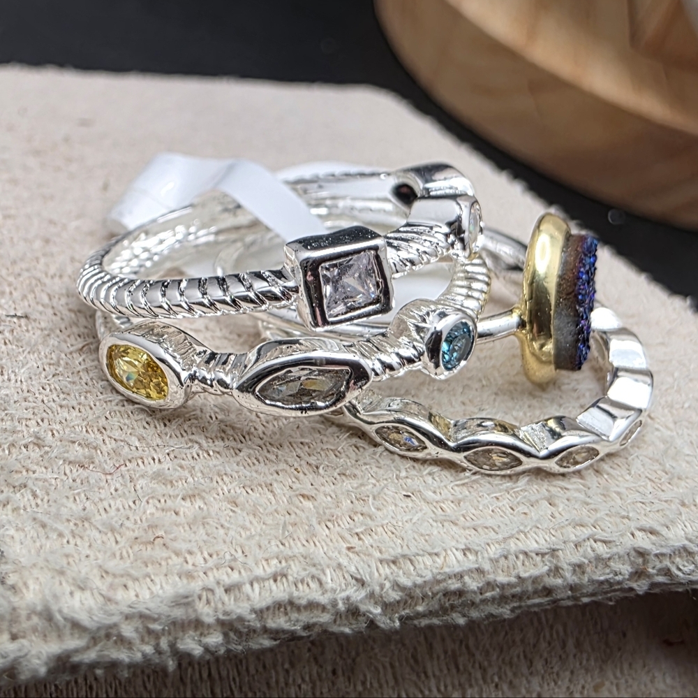 Elegant Blue and Silver Ring Set (2064) - Picture 3 of 3